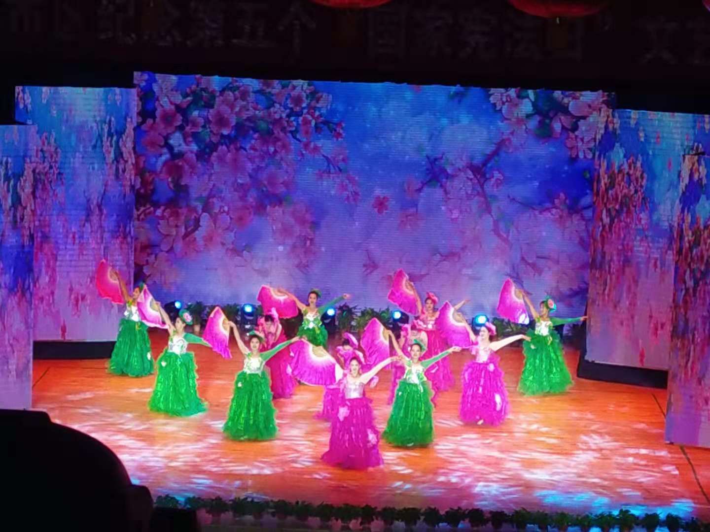 文化藝術(shù)公司協(xié)辦忻州市、區(qū)人大紀(jì)念“國(guó)家憲法日”晚會(huì)